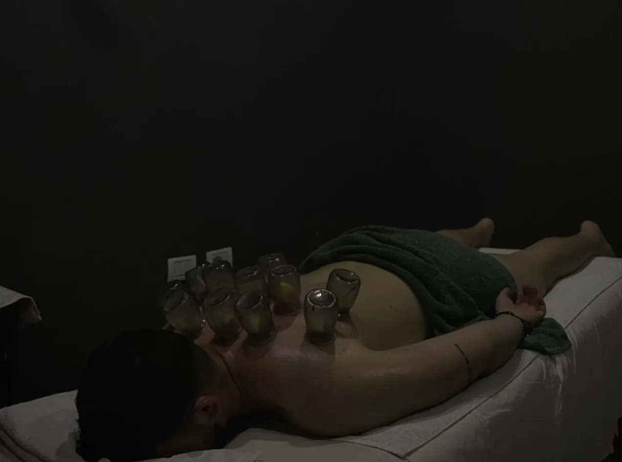 Terapia me kupa në shpinë — Release Health Therapy Tiranë
